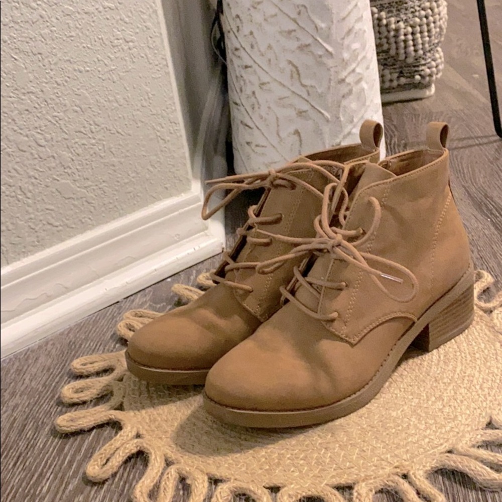 Little Lace booties